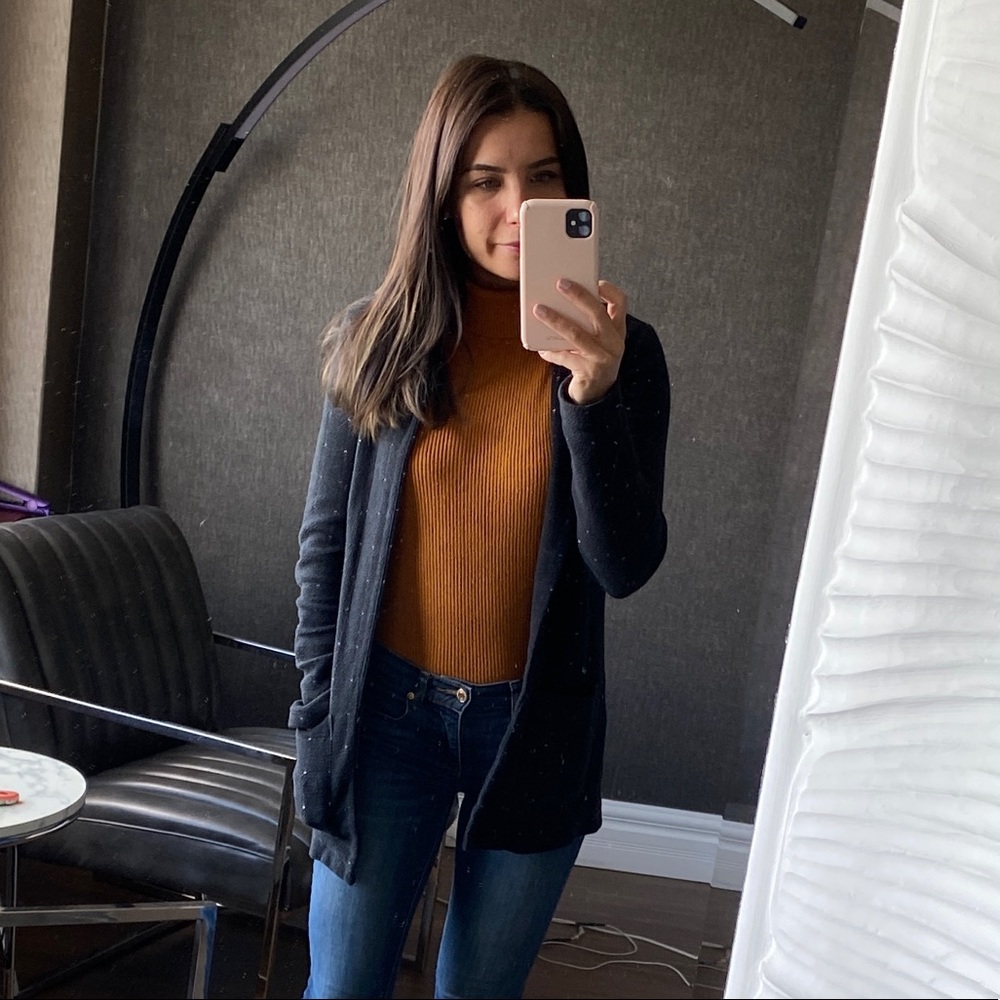 Meet your Posher, Camille